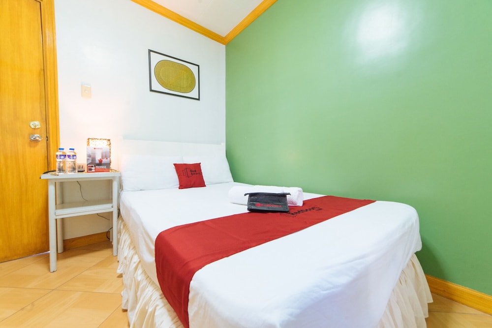 Double Room (Reddoorz) - Photo 2