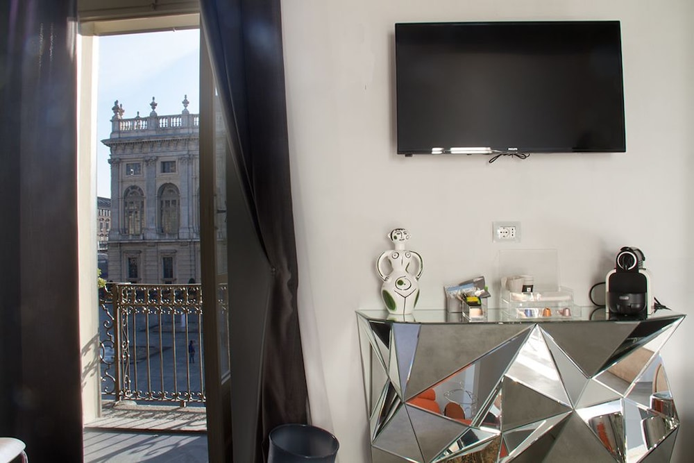 Panoramic Studio Suite (Madama) photo 2
