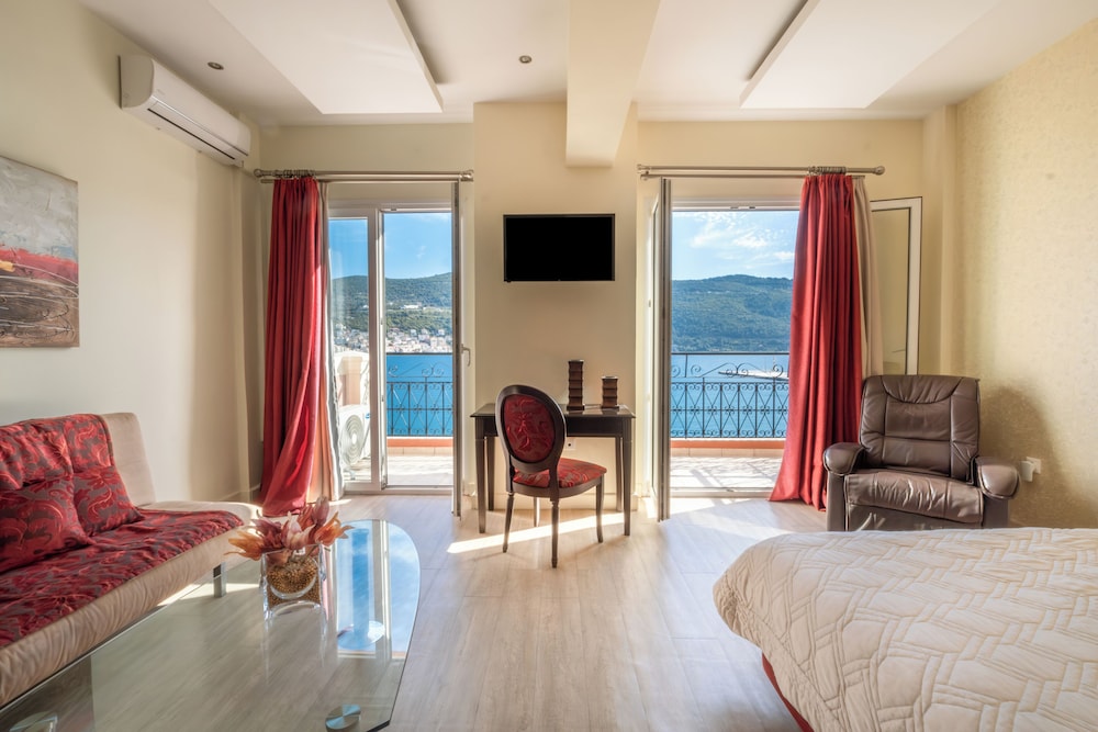 Superior Suite with Sea View