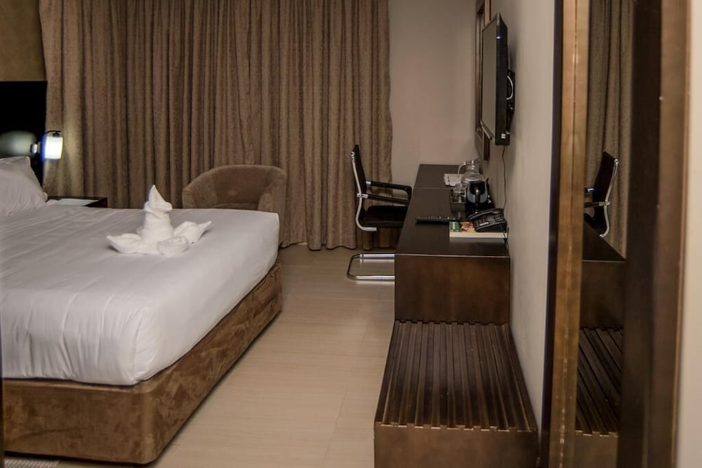 Luxury Double Room, 1 Bedroom, Non Smoking, Garden View photo 2