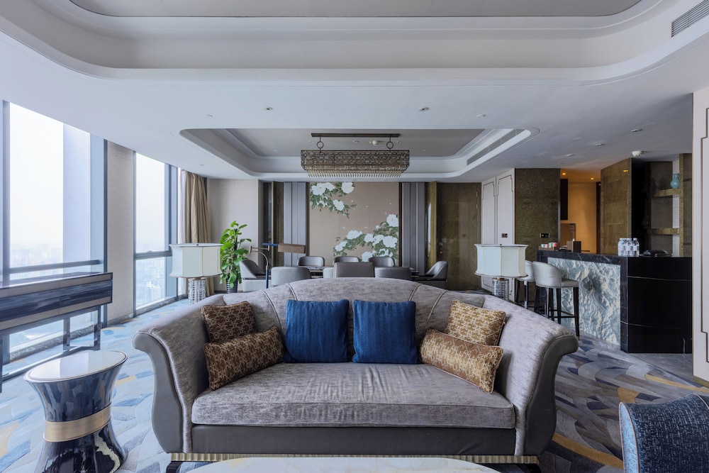 Premier Suite