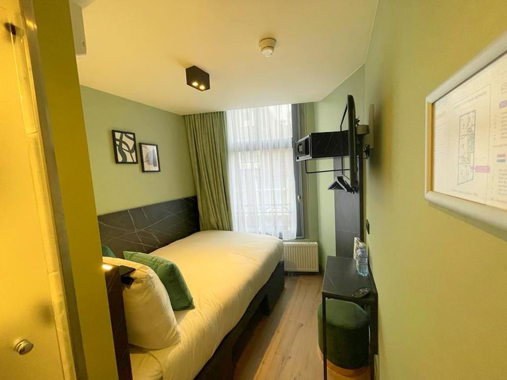 Economy Double Room, 1 Double Bed, Private Bathroom photo 3