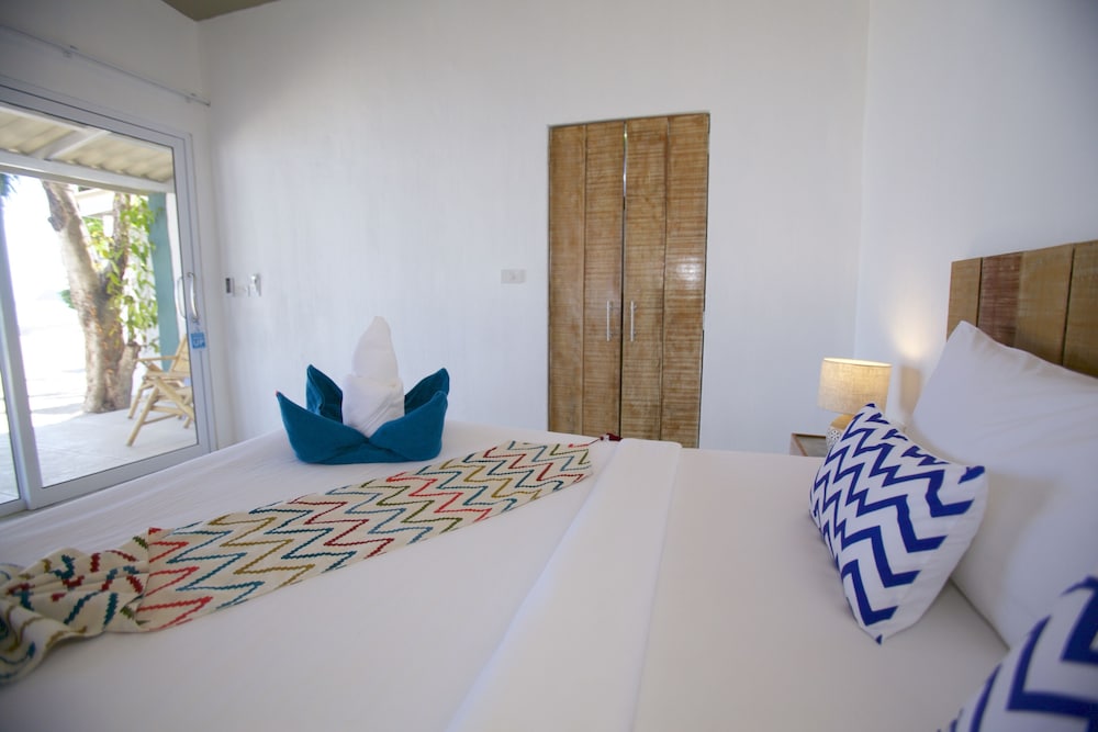 Cottage, Beachfront - Photo 2