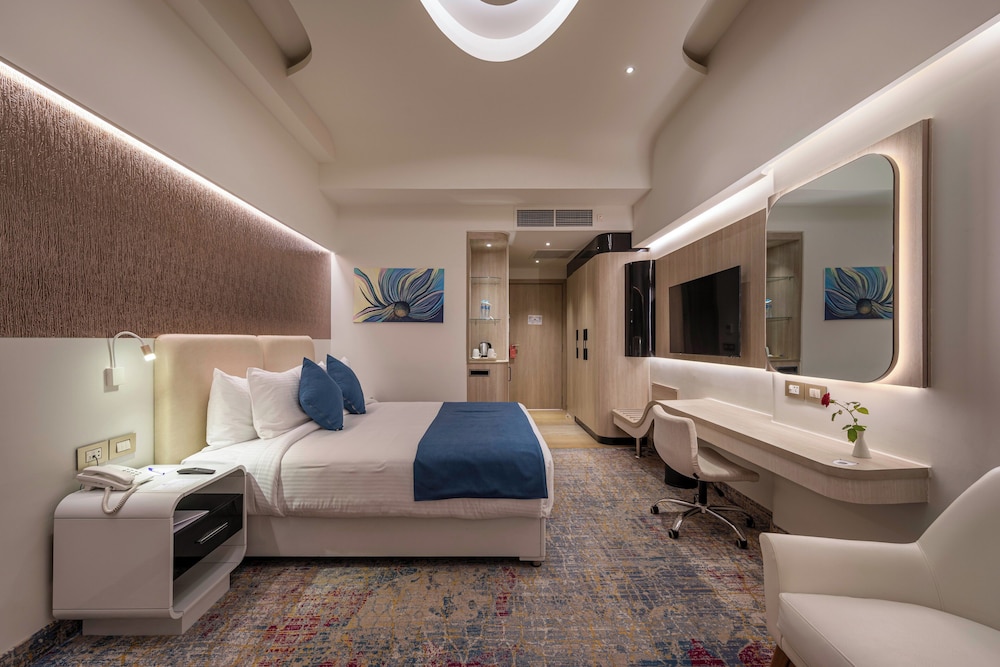 Suite, 1 Bedroom photo 2