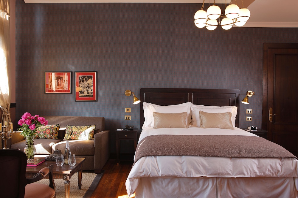 Superior Suite, 1 King Bed photo 3