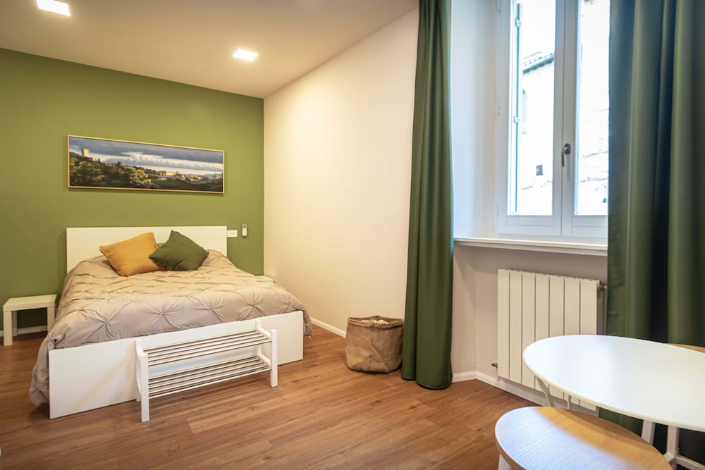 Basic Room, City View