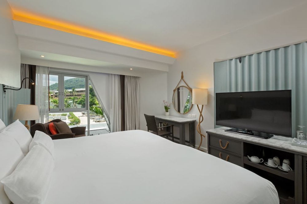 Deluxe Room - Photo 2