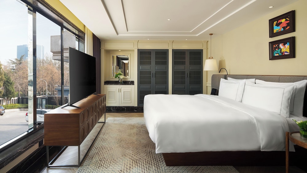 Luxury Suite, 1 King Bed