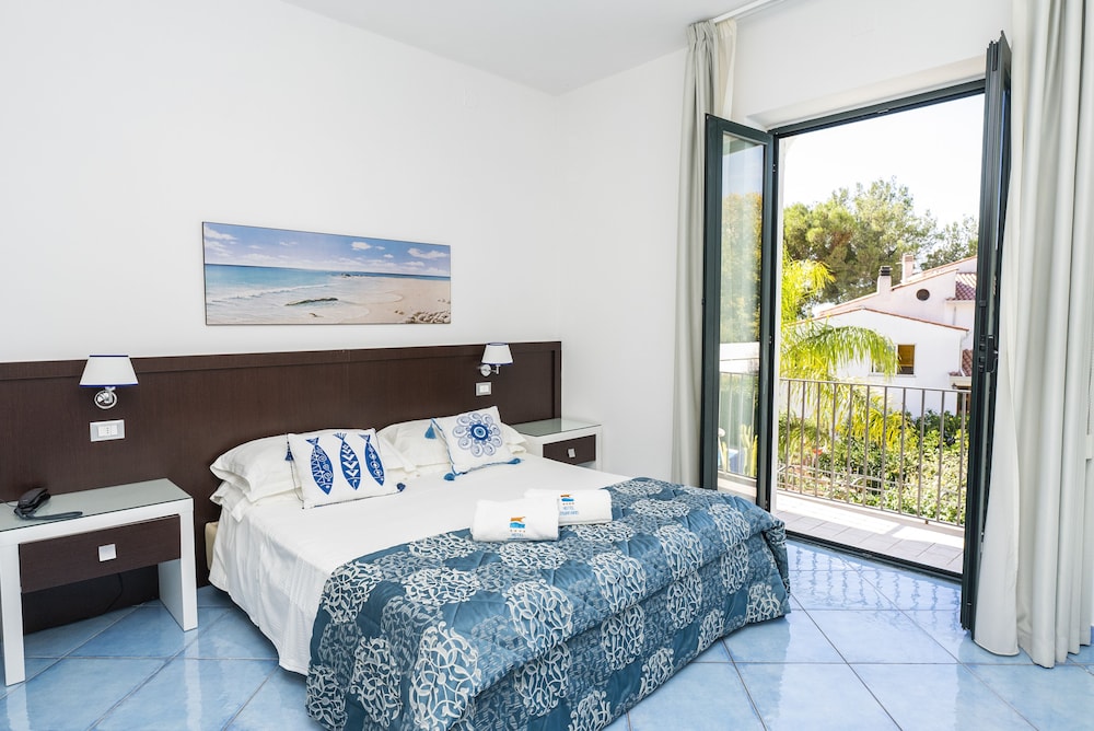 Superior Double Room, 1 Queen Bed, Balcony photo 2