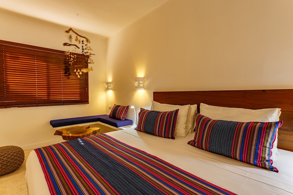 Available room thumbnail 5