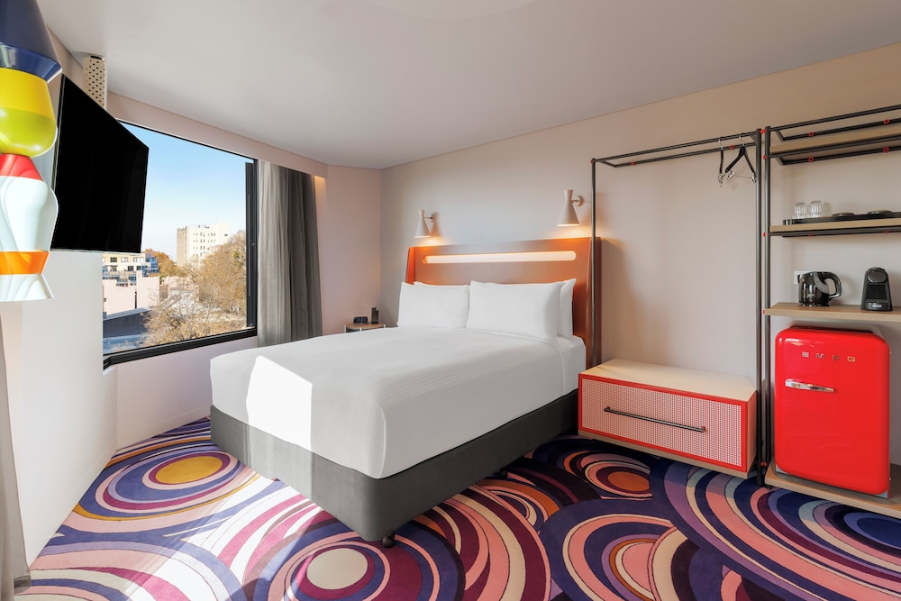 ADGE Queen Room photo 3