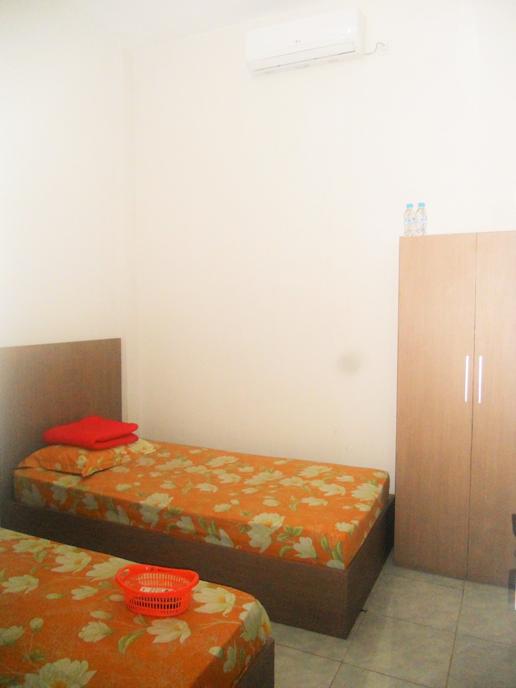 Standard Room (with AC) photo 1