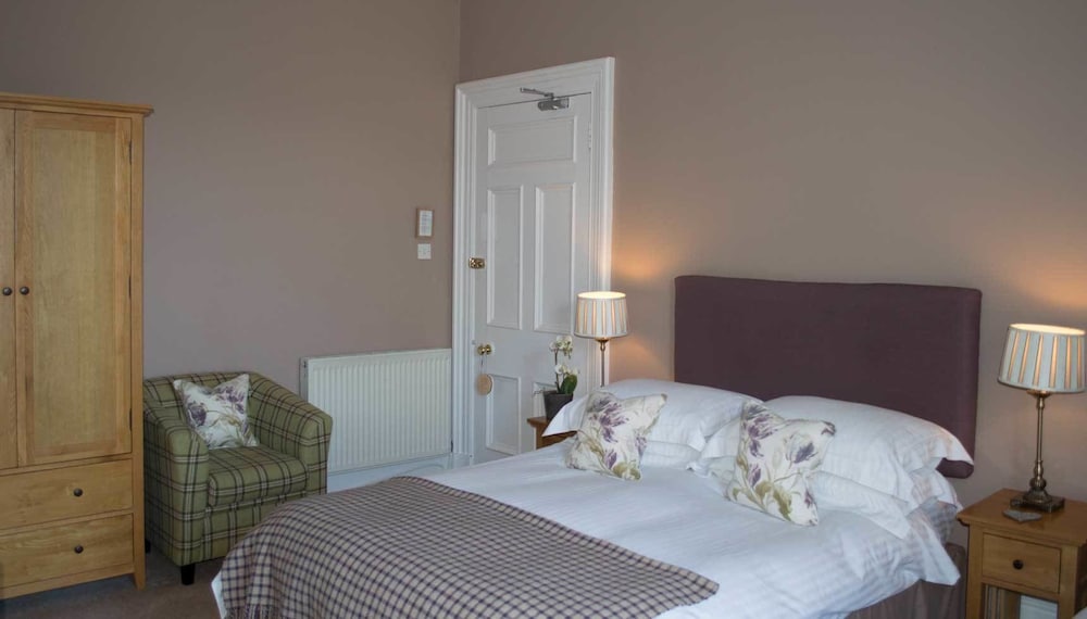 Classic Double Room, 1 King Bed photo 2