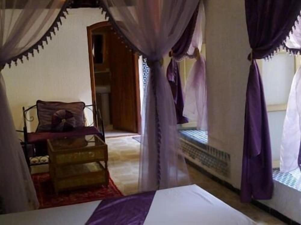 Suite, Private Bathroom