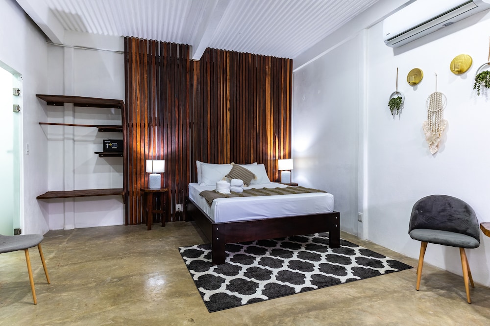 Deluxe Triple Room, Multiple Beds, Non Smoking, Courtyard Area photo 2