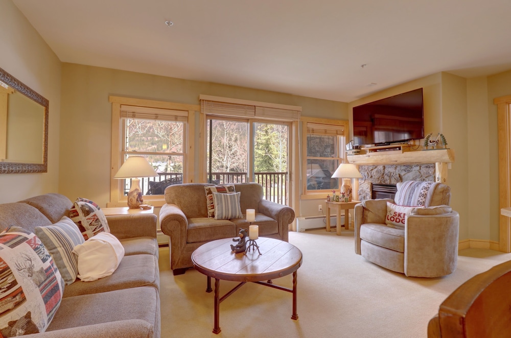 Condo, 2 Bedrooms
