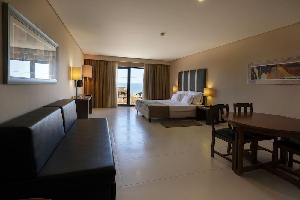 Twin Room, Sea View (3 Adults) - Photo 2