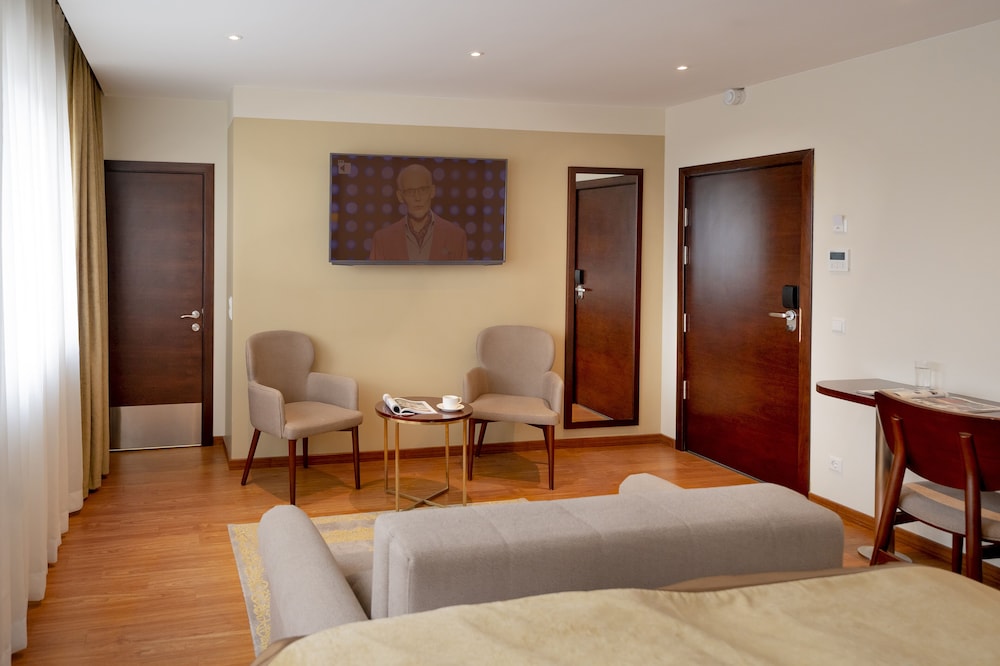 Luxury Triple Room photo 3