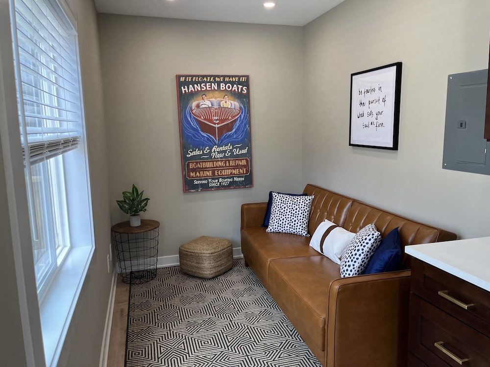 House, 1 Bedroom (No pets, tiny house, linens included) photo 3