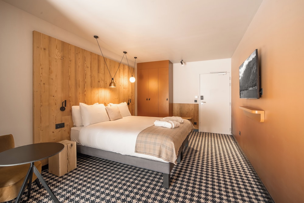 Double Room, Balcony, Park View (1 Double Bed or 2 Single Beds) - Photo 1