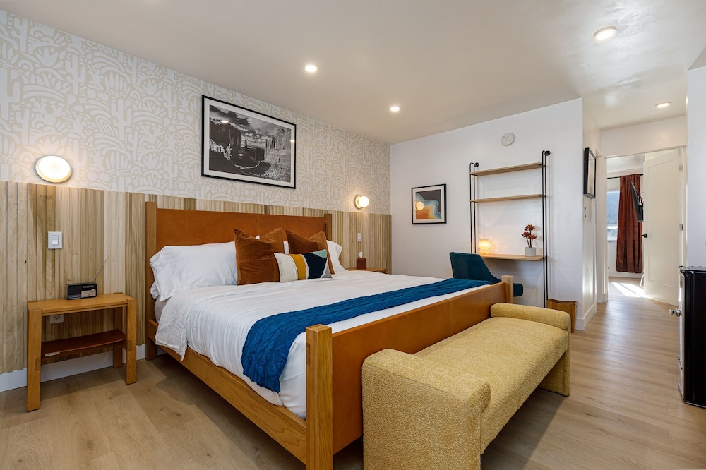Deluxe Suite photo 2