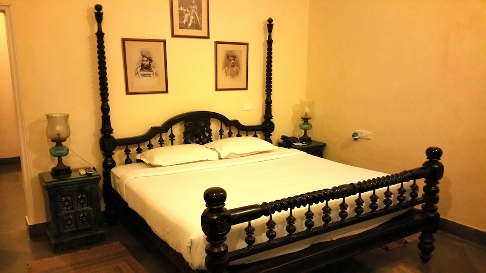 Deluxe Room, 1 King Bed - Photo 12