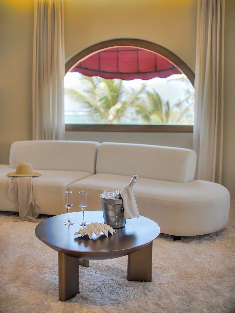 Luxury Suite photo 3