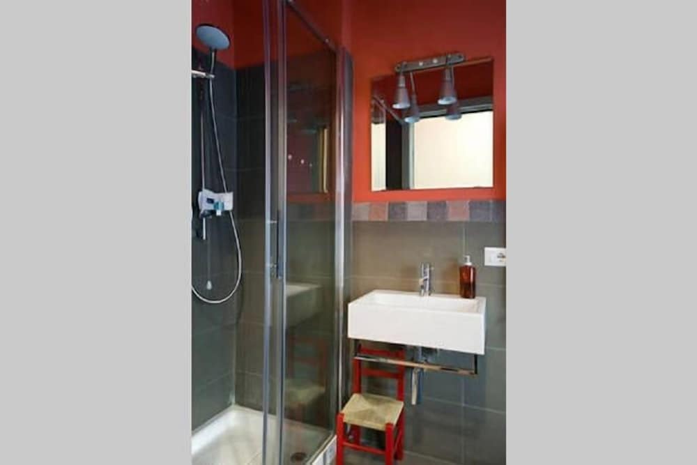 Classic Double Room, Multiple Beds, Ensuite, Courtyard View photo 3