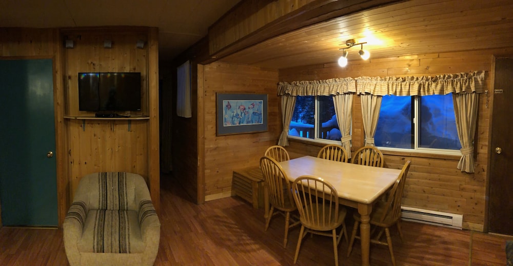 Deluxe Cottage photo 2