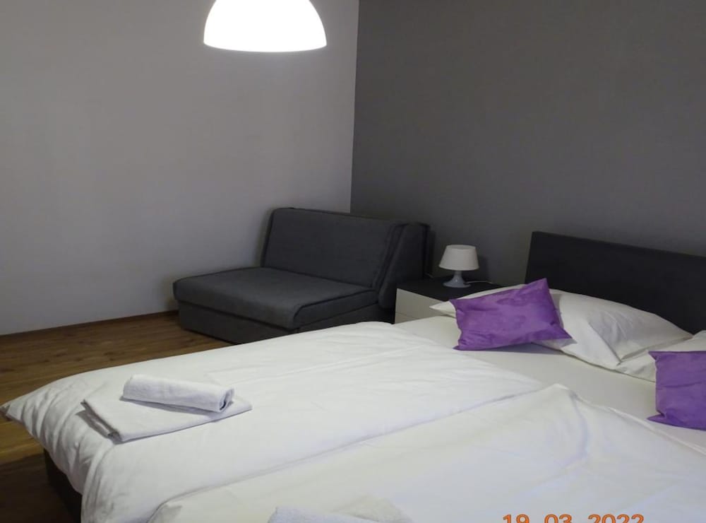 Apartment (Classic One Bedroom Apartment with Ba)