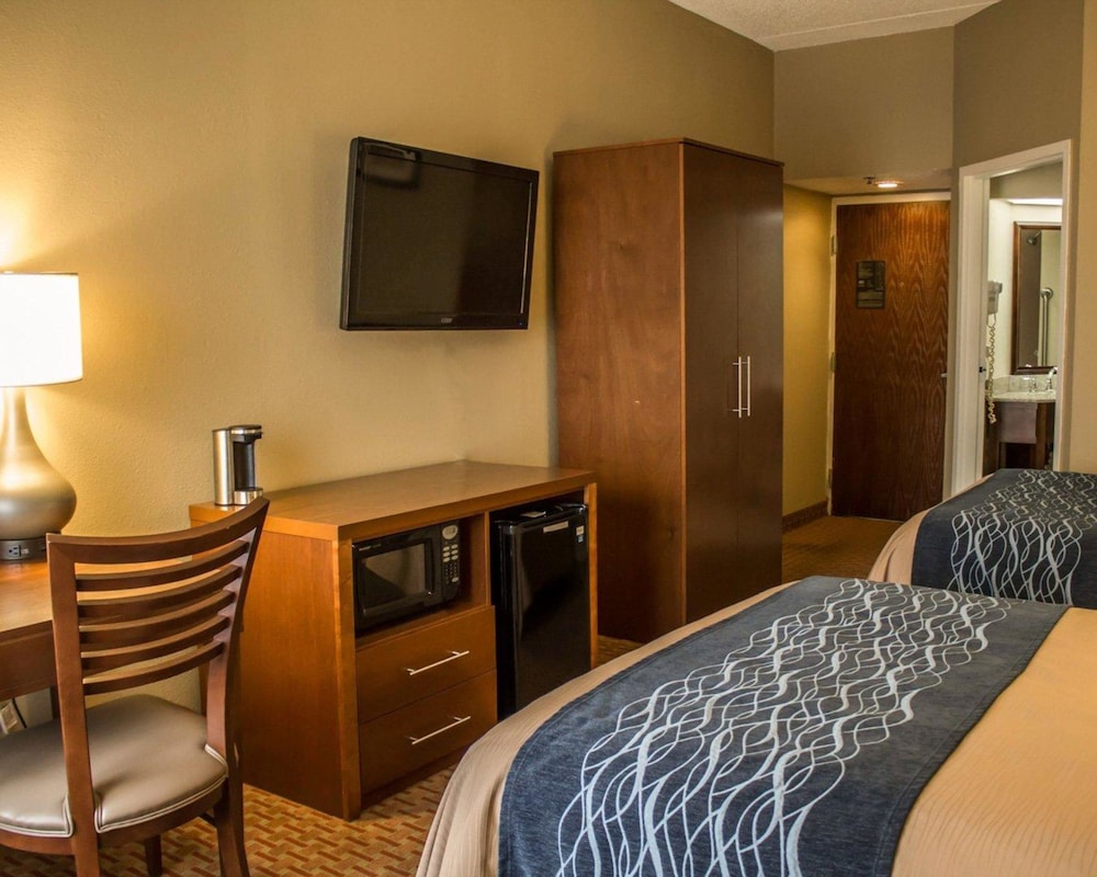 Standard Double Room, 2 Double Beds, Smoking - Photo 2