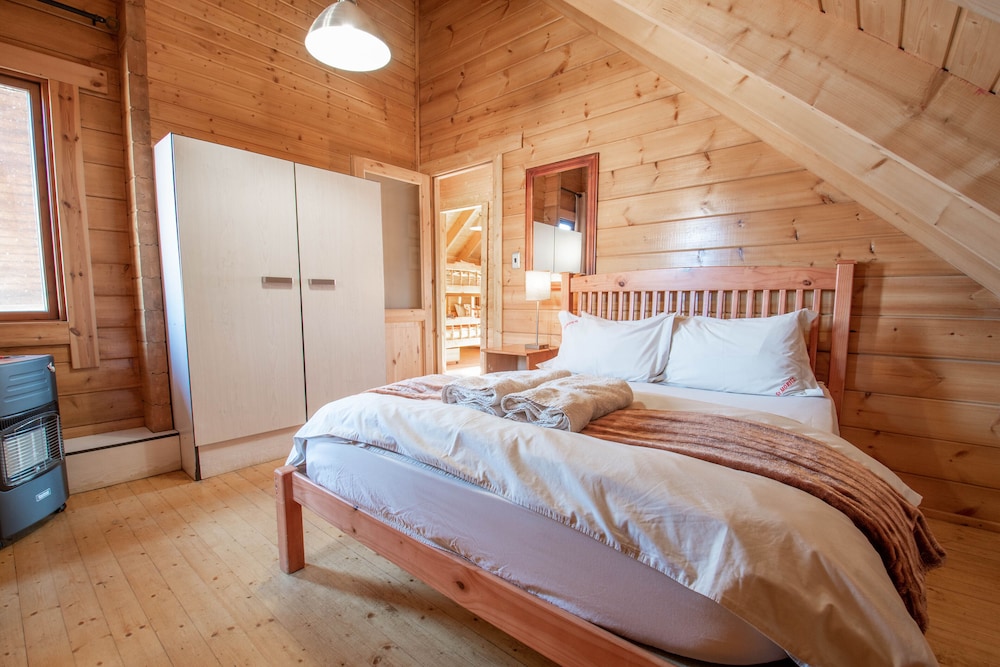 Chalet (10 Sleeper)