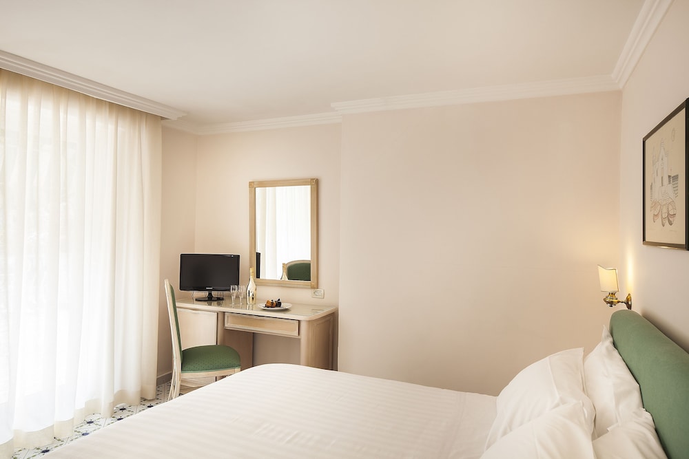Superior Double Room Single Use photo 2