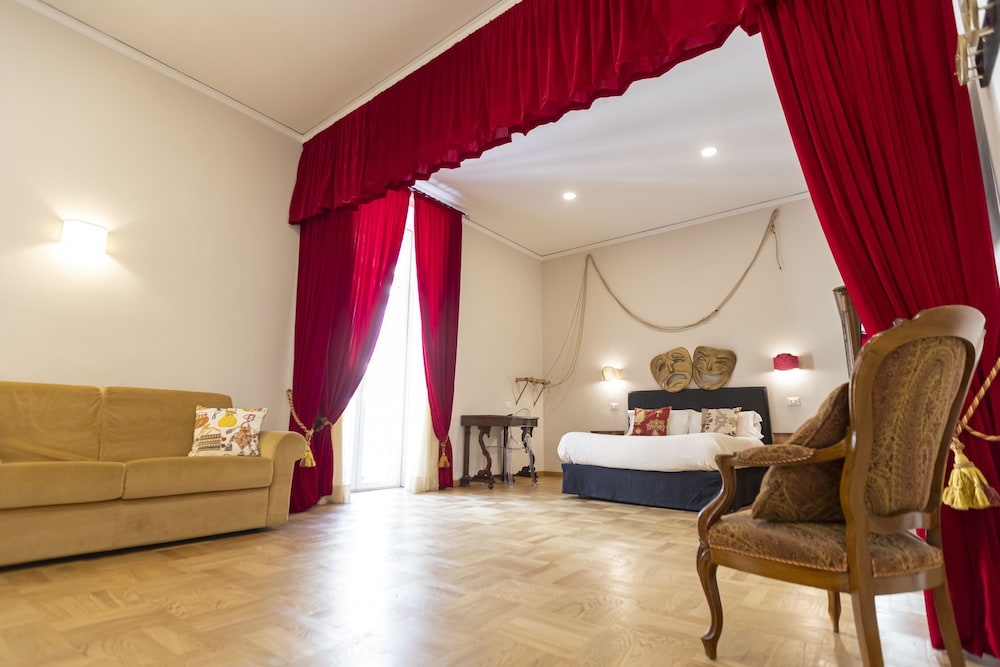 Luxury Quadruple Room, City View