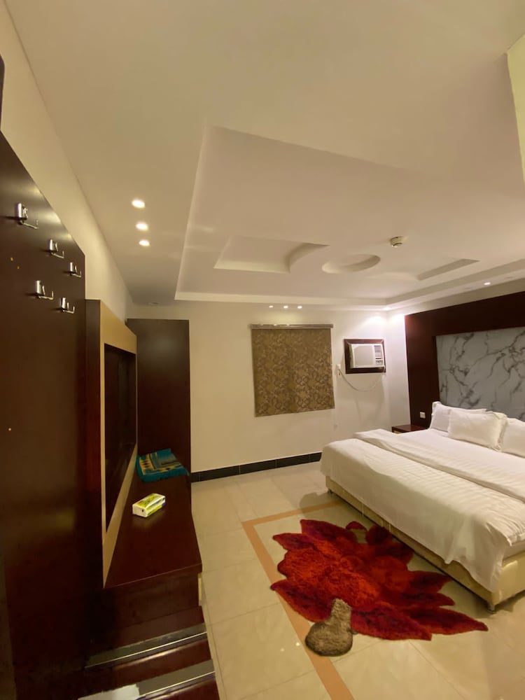 Family Apartment, 3 Bedrooms, Kitchen, Courtyard Area photo 3
