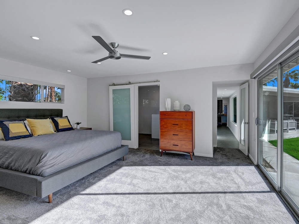 House, Multiple Beds (Deepwell Modern)
