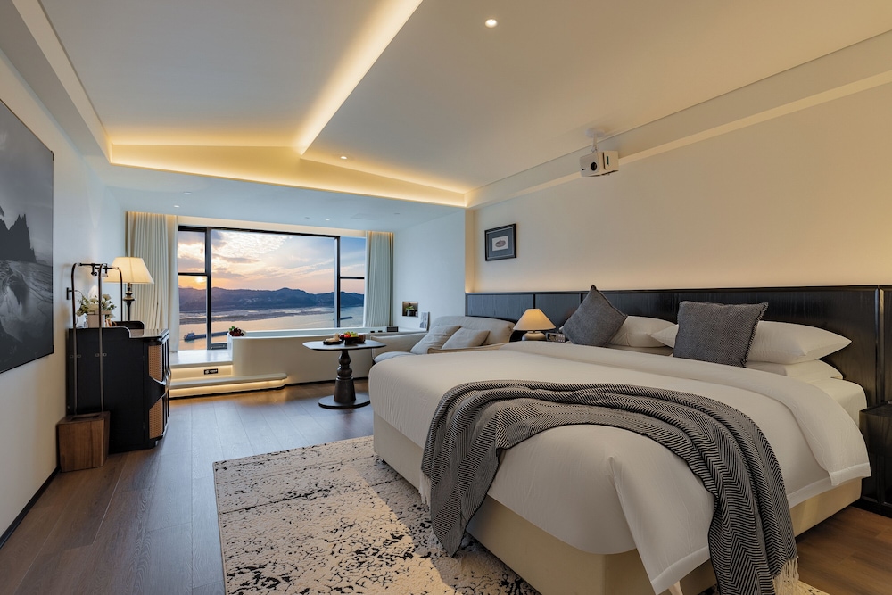 Grand Double Room, River View photo 1