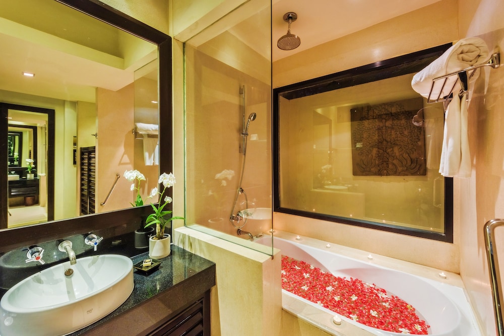 Deluxe Room - Photo 13