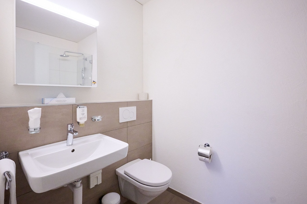Standard Double Room photo 3