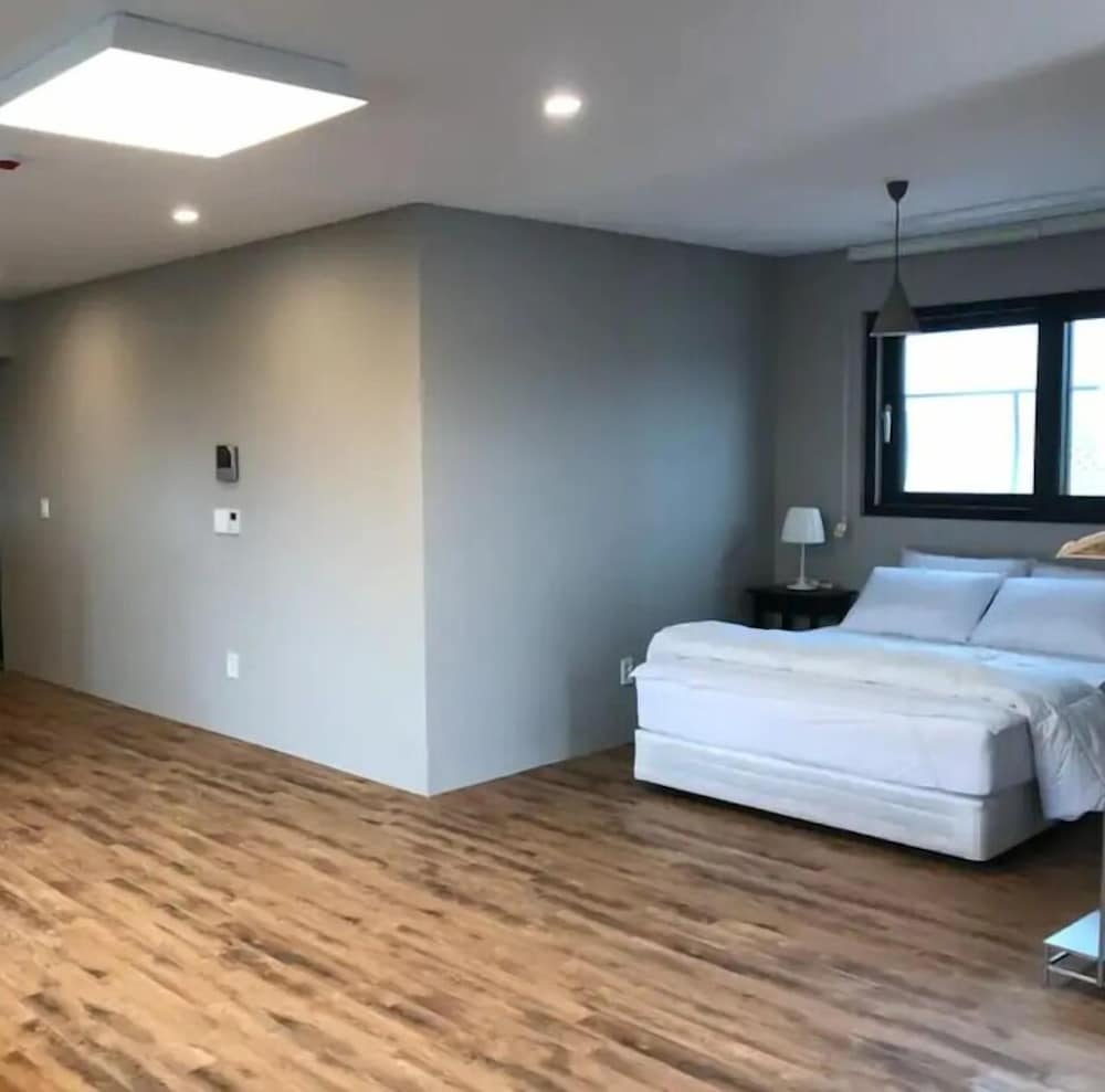 Room (16py, 3f) photo 2