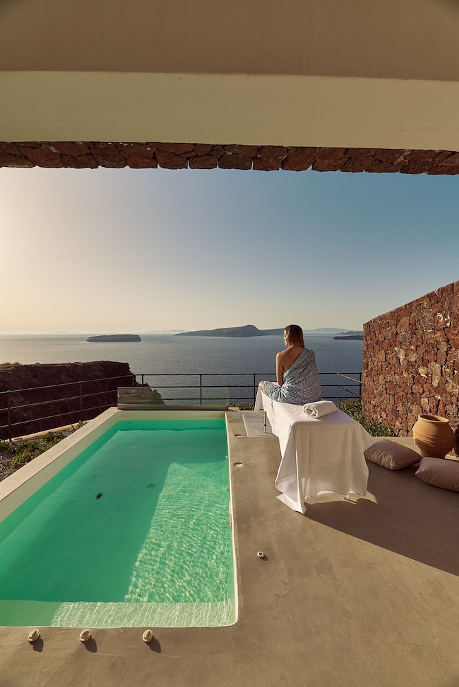 Infinity Residences with Outdoor Hot Tub - Photo 9