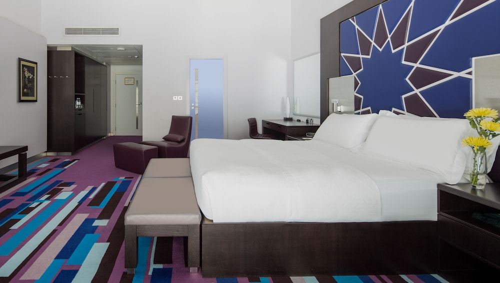 Executive Room At Concourse B Near Gate B14  Or B22