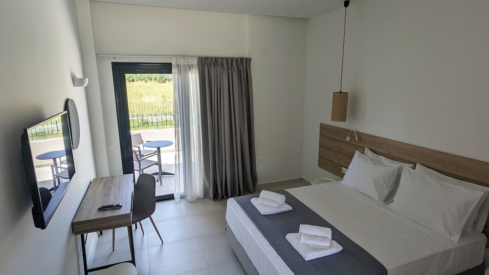 Habitación Doble para Huéspedes con Discapacidad | Vista al Jardín y al Mar Lateral