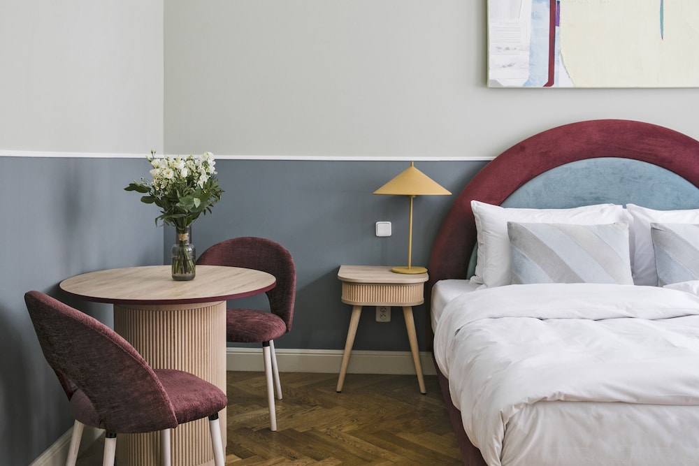 Extra Large Studio, Kitchenette, Balcony