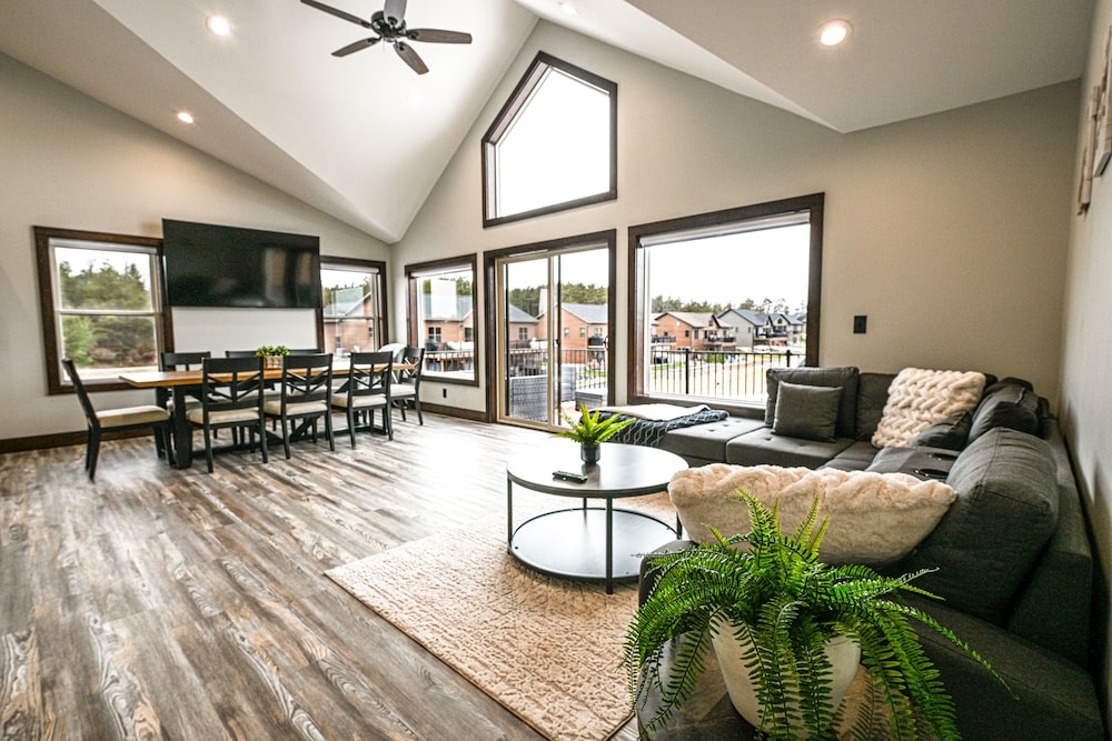 House (4 Bedrooms) photo 1