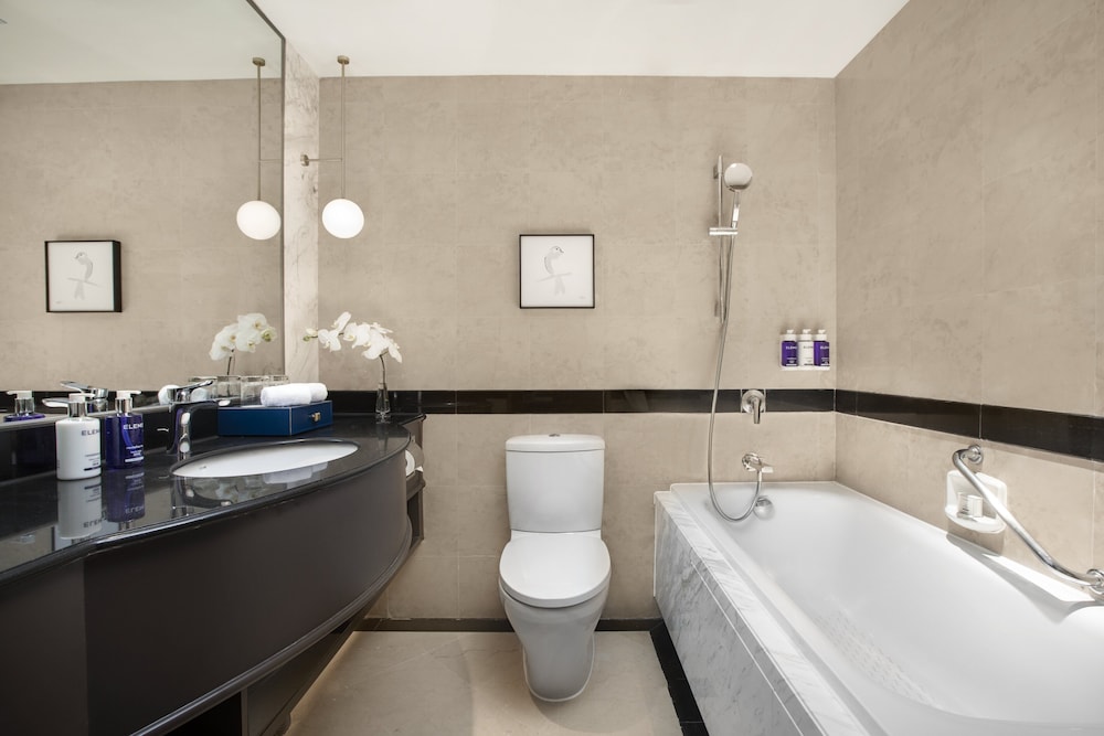 Standard Room, 2 Twin Beds, Club Lounge Access - Photo 3