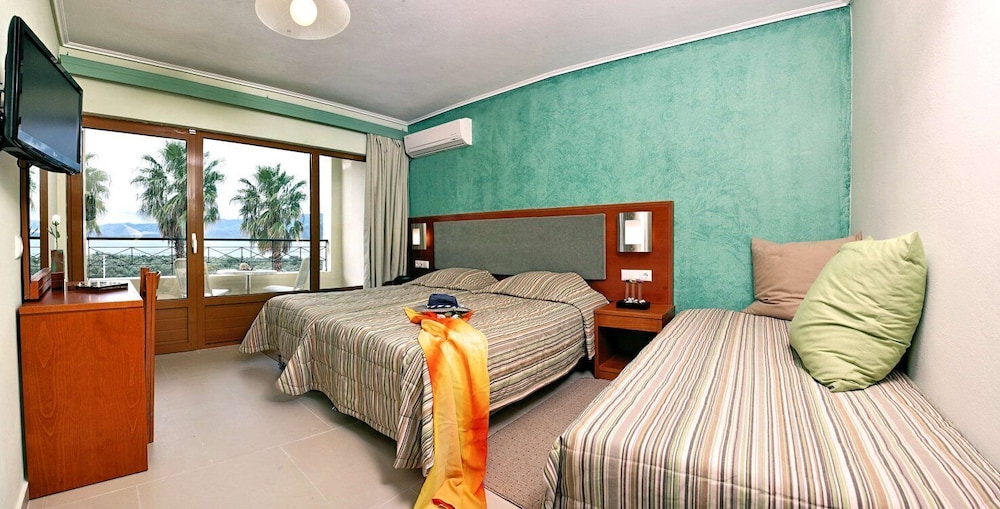 Basic Triple Room photo 1