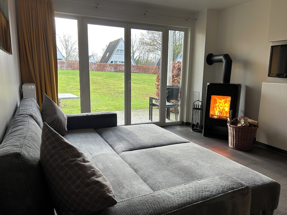 Premium House, 2 Bedrooms, Fireplace photo 1