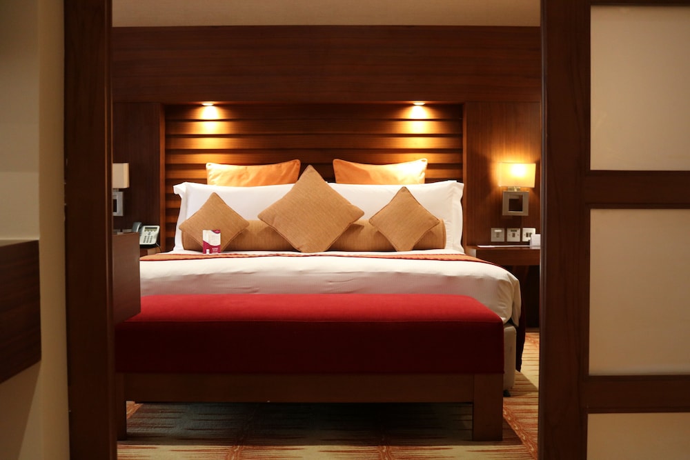 Suite, 1 Bedroom, Balcony - Photo 19