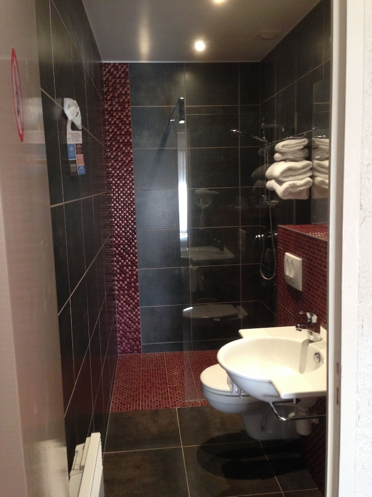 Superior Room, Multiple Beds - Photo 4